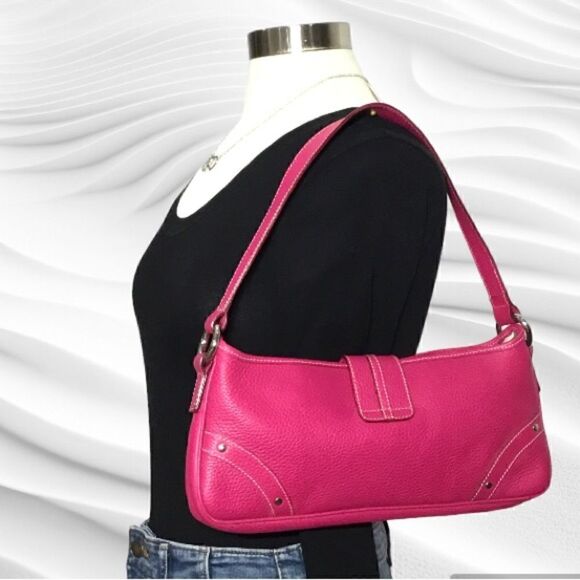 BURBERRY RARE FIND BARBIE PINK SHOULDER BAG. - Picture 6 of 10